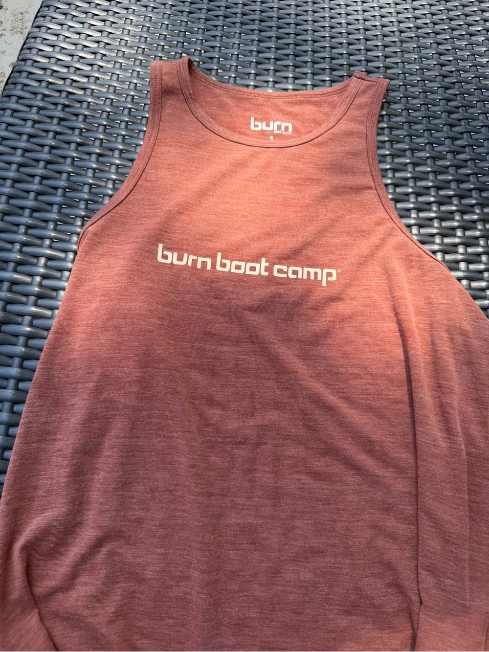 burn boot camp Women's Rust Tank Top size small